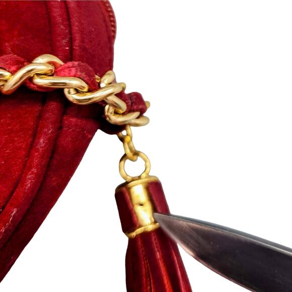 Lord & Taylor Red Velvet Gold Chain/Fabric Shoulder-Strap Great Christmas Purse - Picture 4 of 7